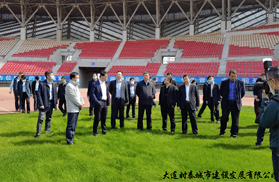 為承辦好足球相關(guān)賽事 大連普灣體育場、大連市青少年足球訓練基地 積極進行升級改造工作